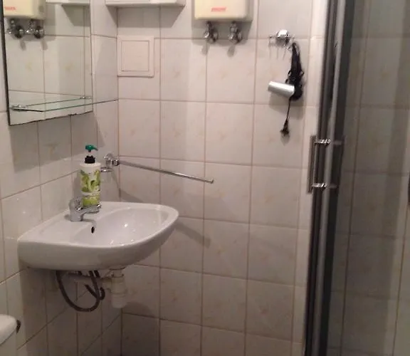 琥珀别墅酒店 3*